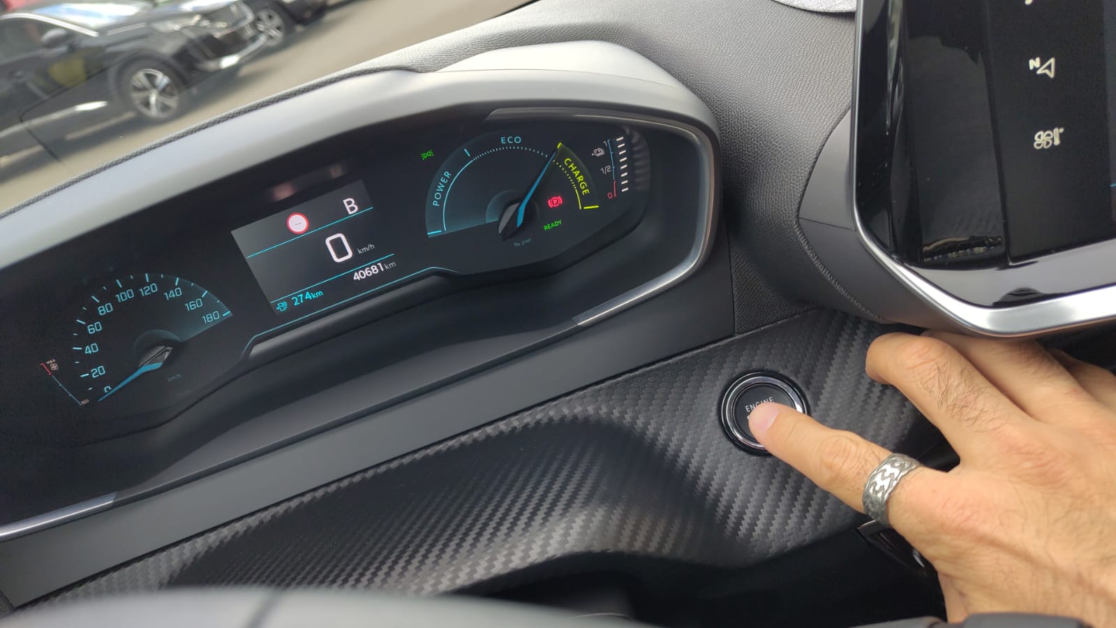 peugeot 208 start