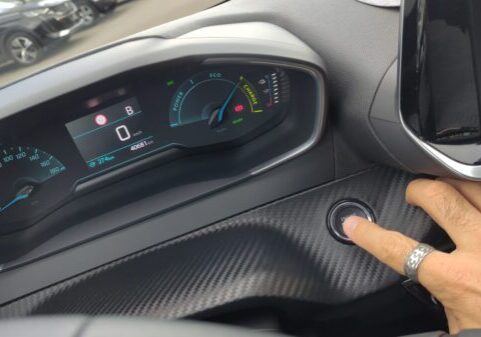 peugeot-208-start